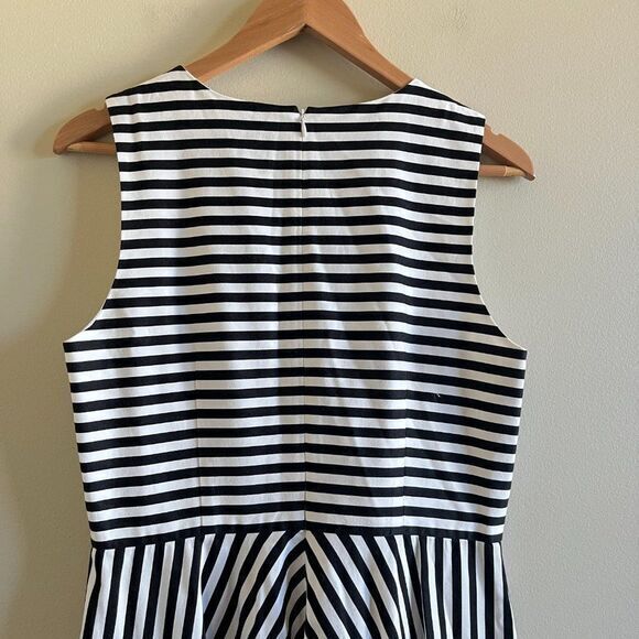 ANN TAYLOR‎ FIT & FLARE STRIPED DRESS BLACK WHITE WOMENS SIZE 8 PETITE - Picture 6 of 7